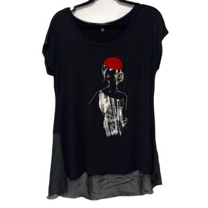 B.L.E.U. Paris Red Beret Graphic Black and White Short Sleeve Top